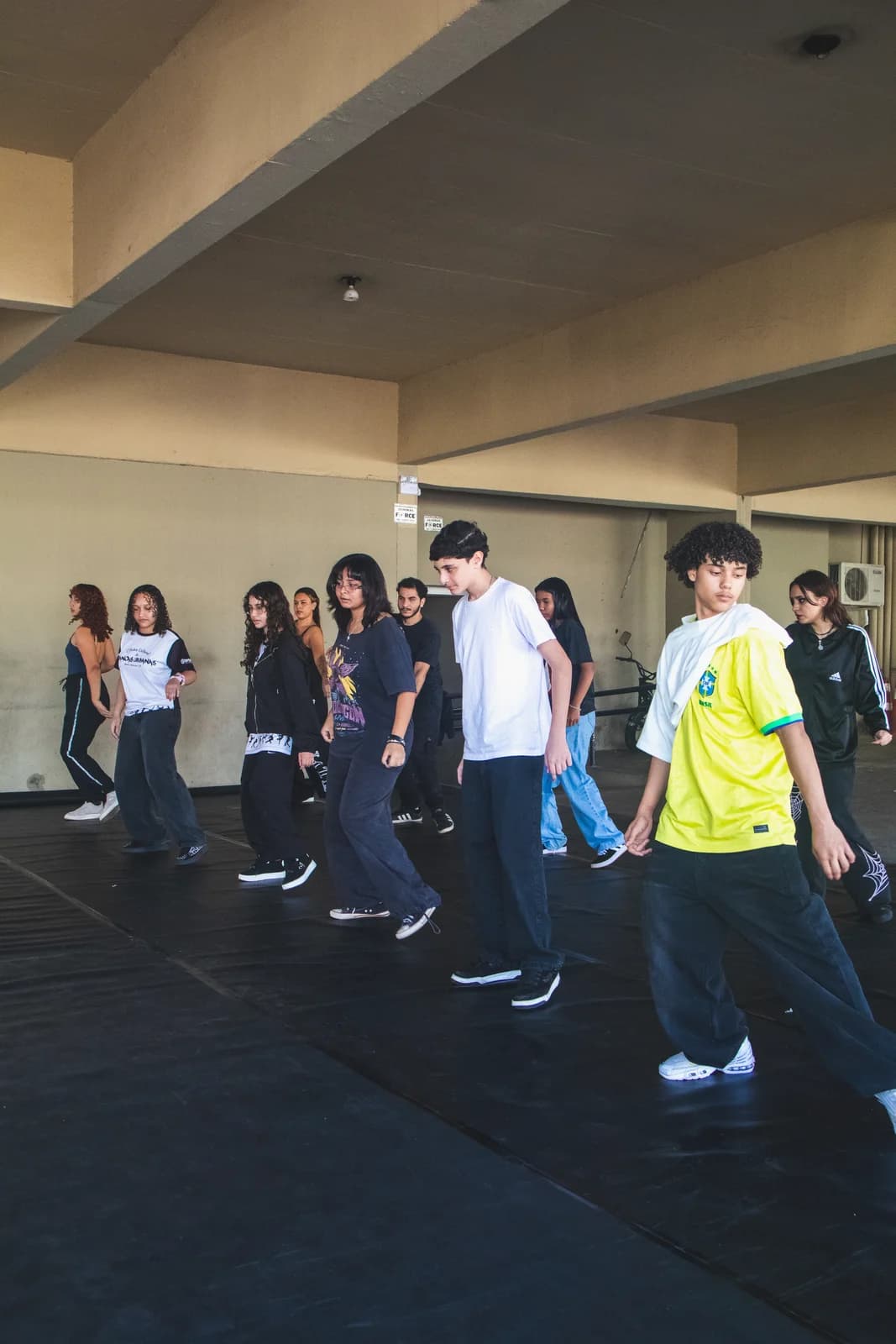 Usualdance — workshop de dança urbana
