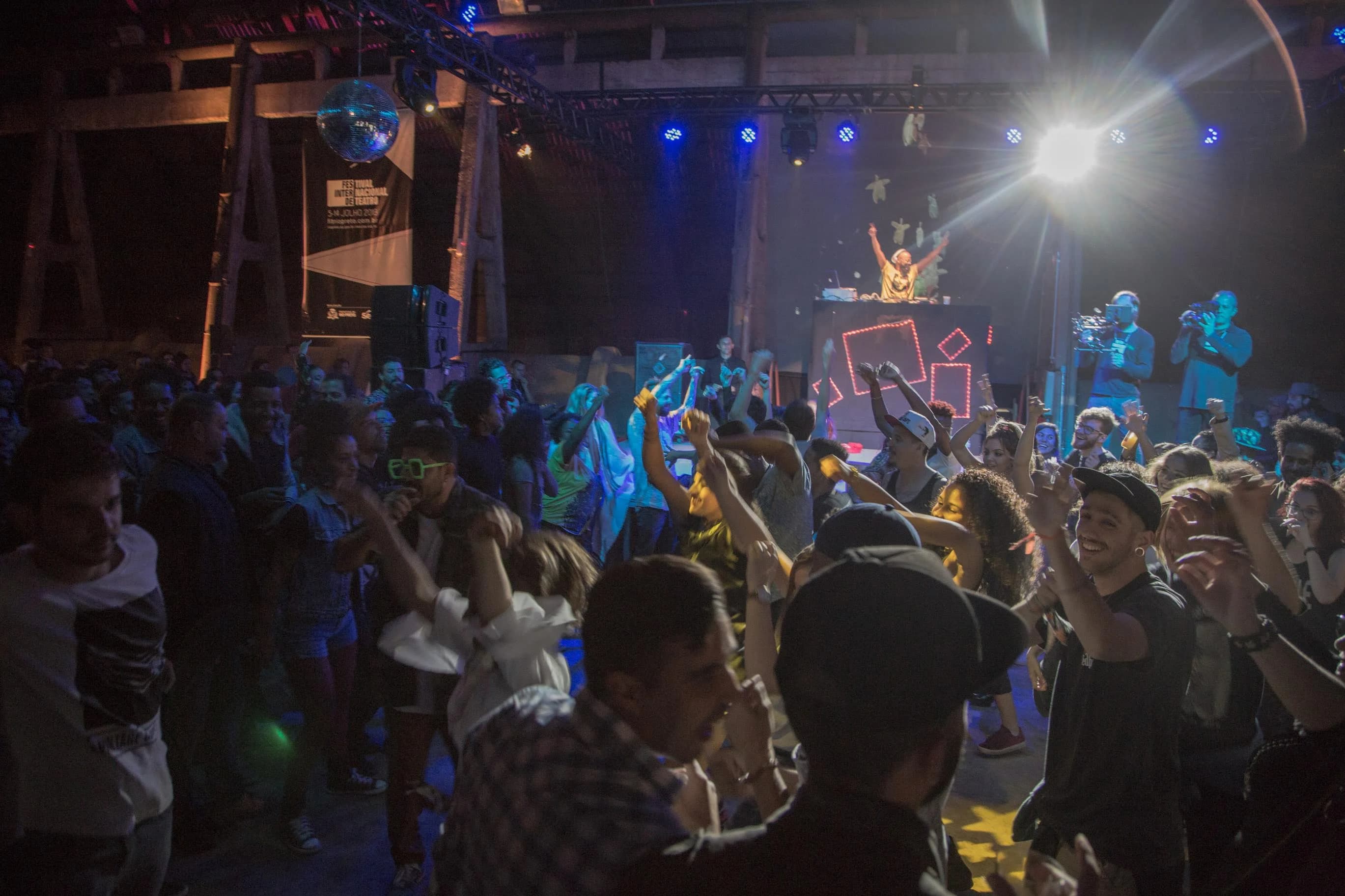 Usualdance — animação de pista em evento